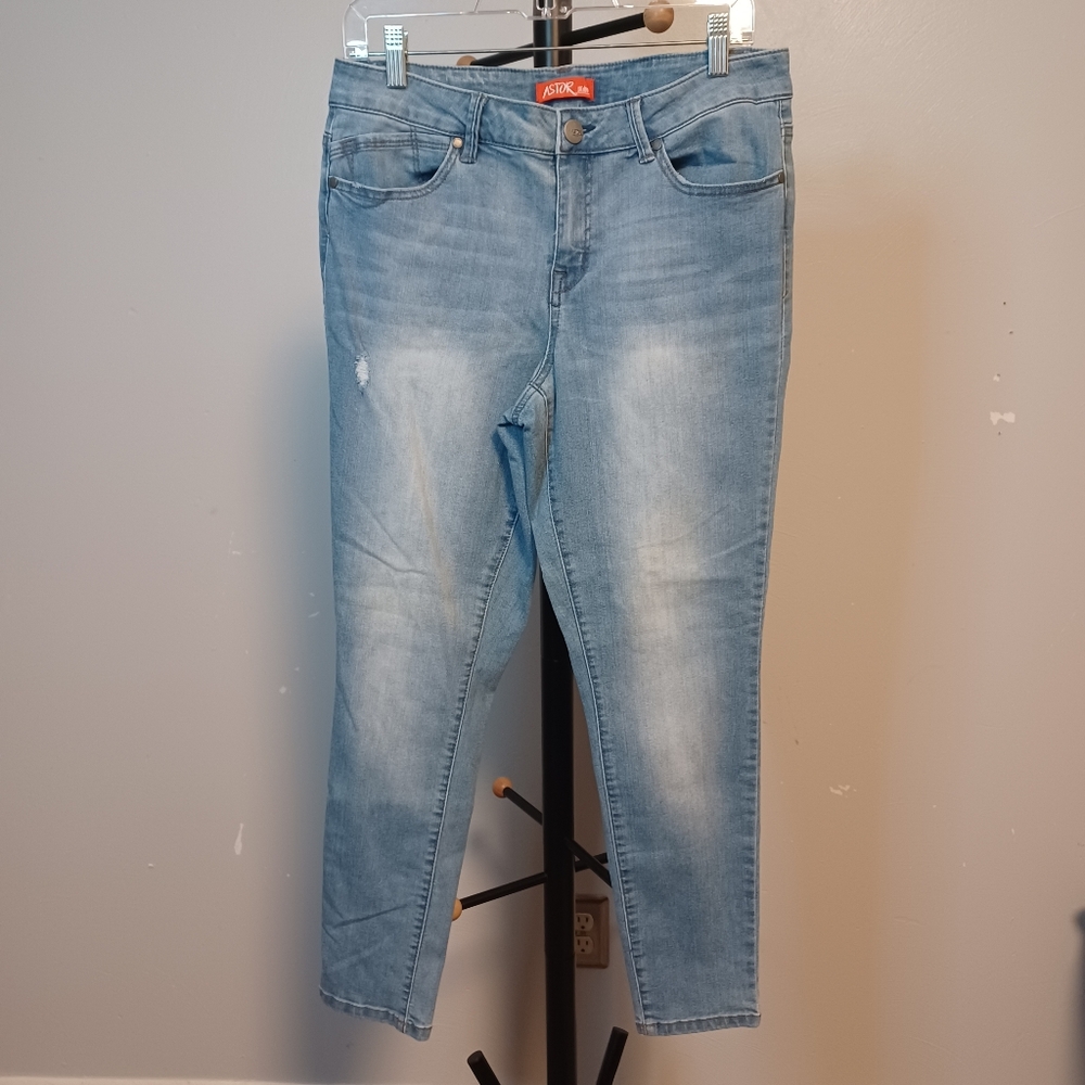 Astor Light Wash Skinny Jeans Size 13